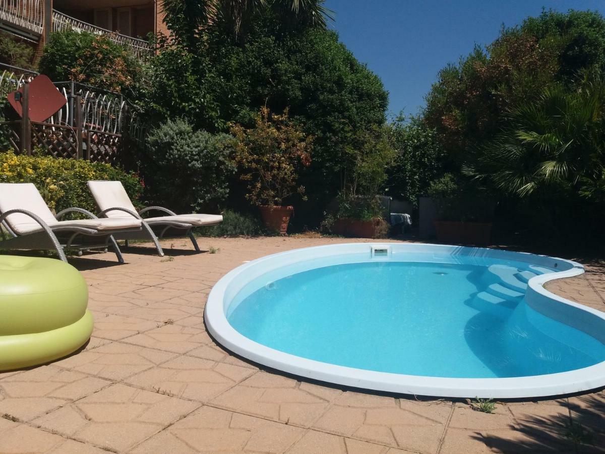 L'Affittacamere Nel Parco "Appia Antica" - Piscina A Uso Ospiti Roma Exterior foto